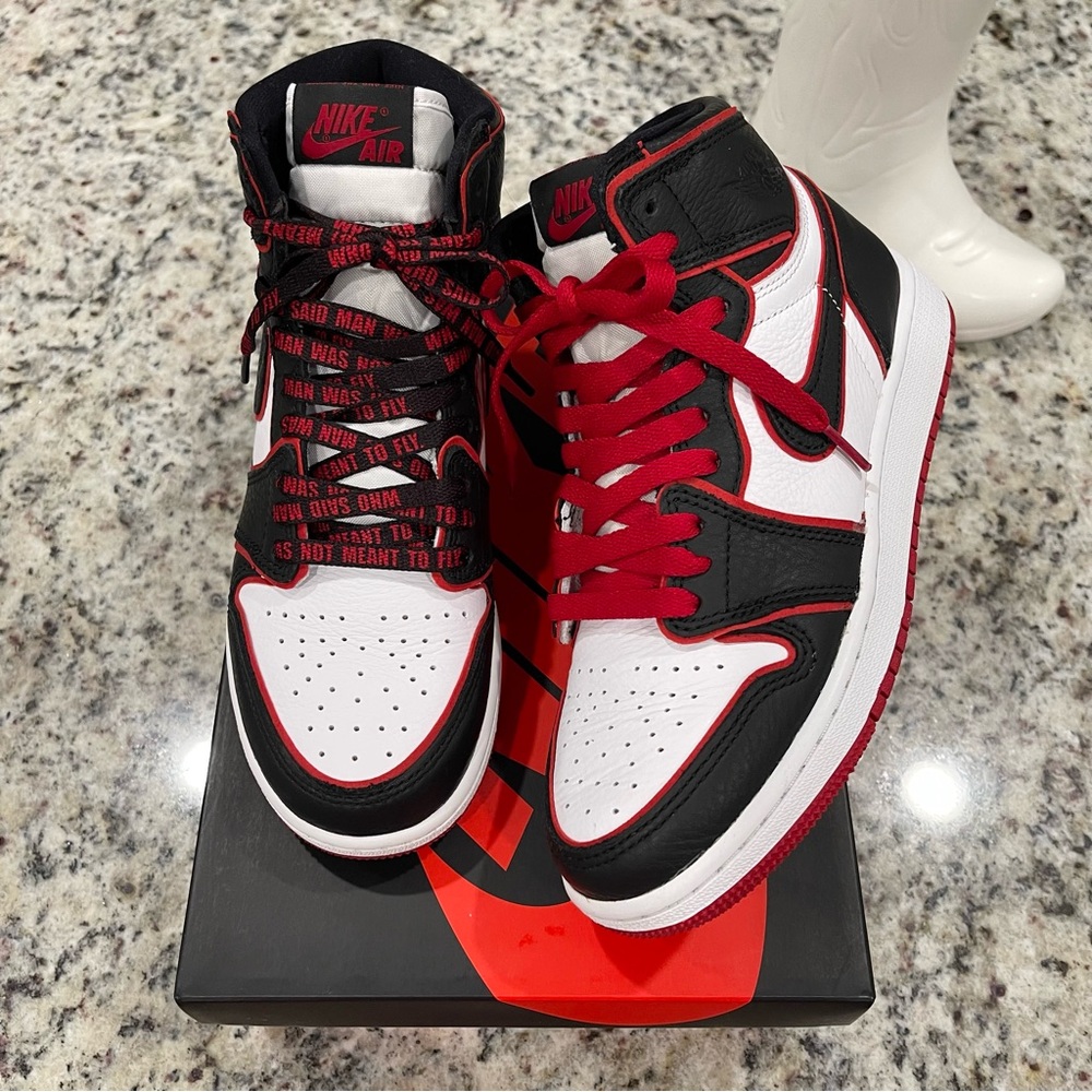 Jordan Retro 1 High Bloodline Sneakers❤️